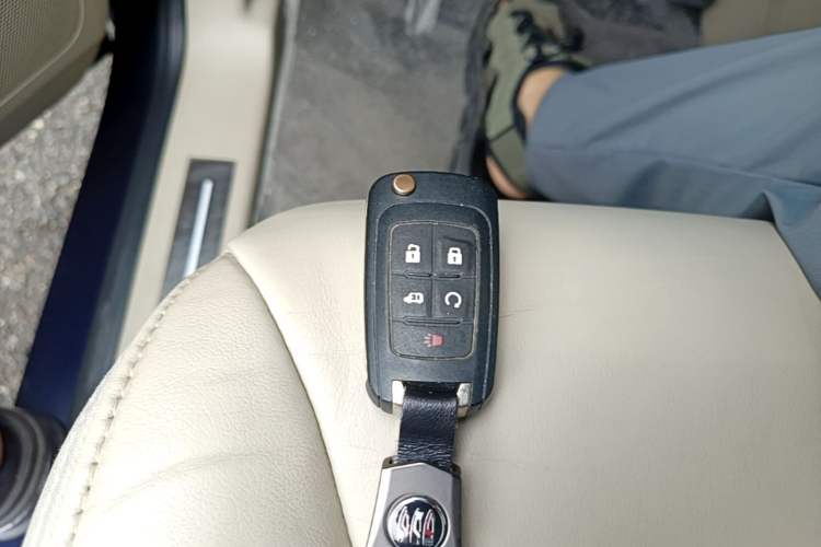 Used Buick GL8 2017 25S Prestige Version China V Standard Vehicle Key