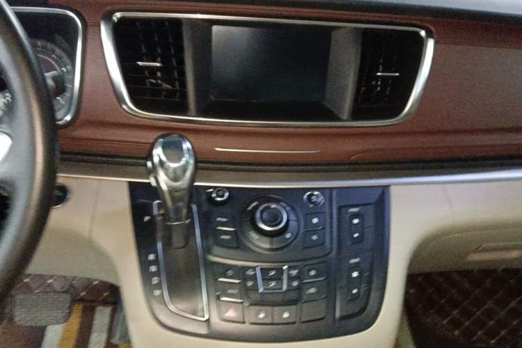 Used Buick GL8 2017 25S Luxury Version China V Standard Audio And AC Panel