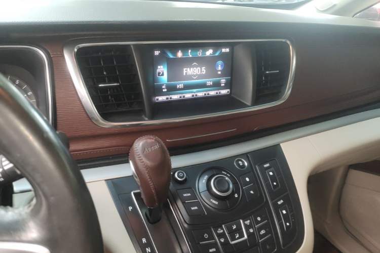 Used Buick GL8 2017 25S Luxury Version China V Standard Audio And AC Panel