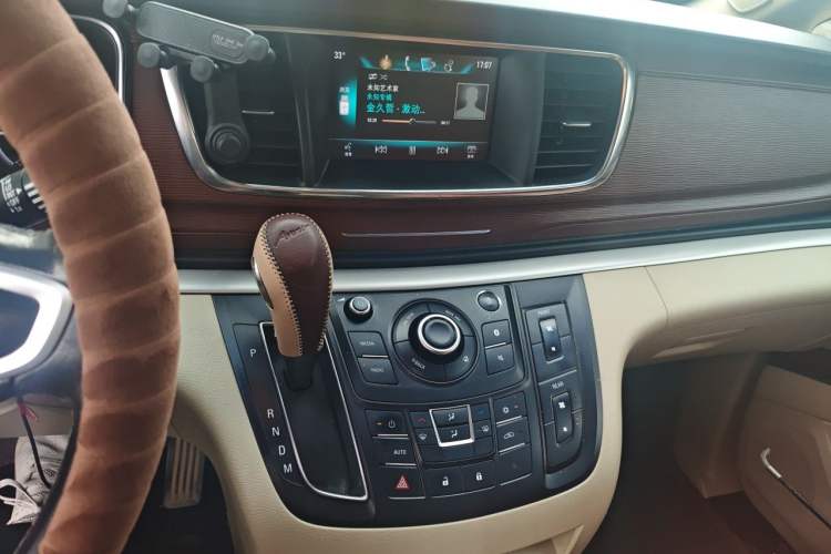 Used Buick GL8 2017 25S Luxury Version China V Standard Audio And AC Panel
