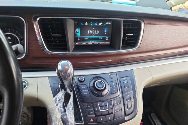 Used Buick GL8 2017 25S Luxury Version China V Standard Audio And AC Panel