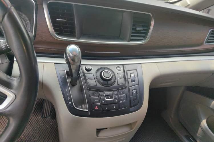 Used Buick GL8 2017 25S Prestige Version China V Standard Audio And AC Panel