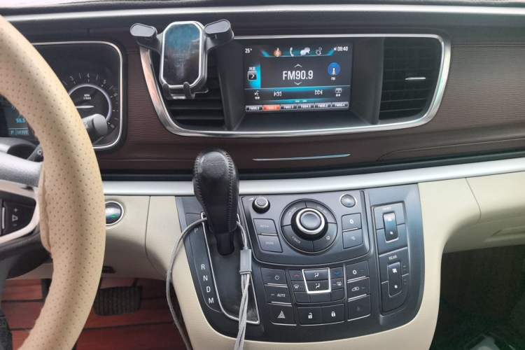 Used Buick GL8 2017 25S Comfort Version China V Standard Audio And AC Panel