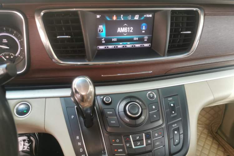 Used Buick GL8 2017 25S Luxury Version China V Standard Audio And AC Panel
