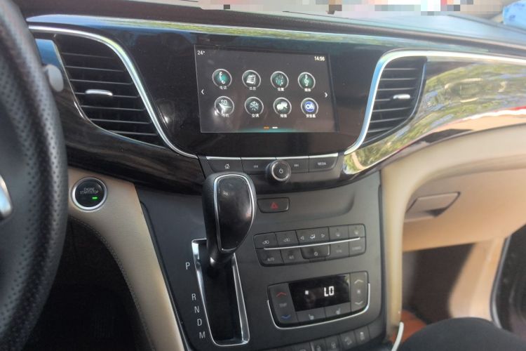 Used Buick GL8 2017 ES 28T Premium Version China V Standard Audio And AC Panel