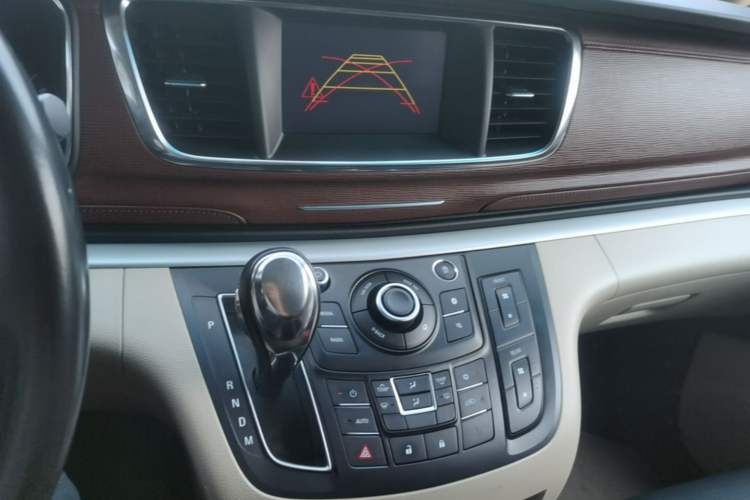 Used Buick GL8 2017 25S Comfort Version China V Standard Audio And AC Panel