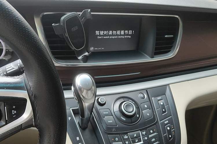 Used Buick GL8 2017 25S Comfort Version China V Standard Audio And AC Panel