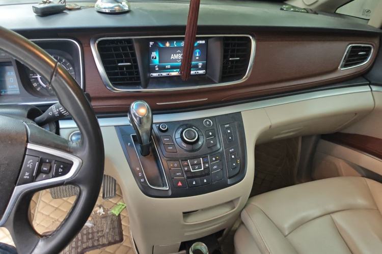 Used Buick GL8 2017 25S Luxury Version China V Standard Audio And AC Panel