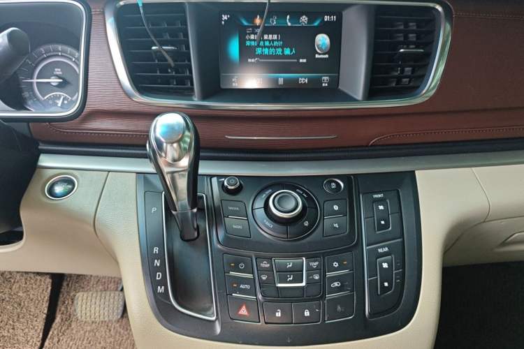 Used Buick GL8 2017 25S Luxury Version China V Standard Audio And AC Panel