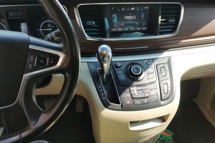 Used Buick GL8 2017 25S Luxury Version China V Standard Audio And AC Panel
