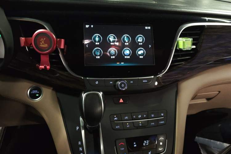 Used Buick GL8 2017 ES 28T Premium Version China V Standard Audio And AC Panel