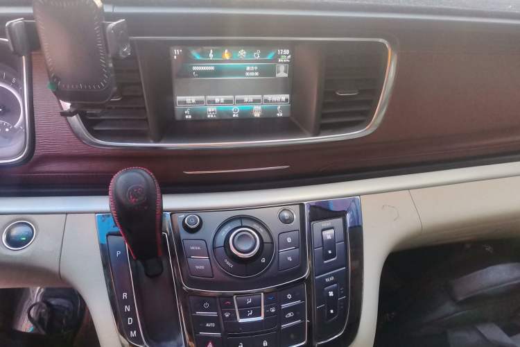 Used Buick GL8 2017 25S Luxury Version China V Standard Audio And AC Panel