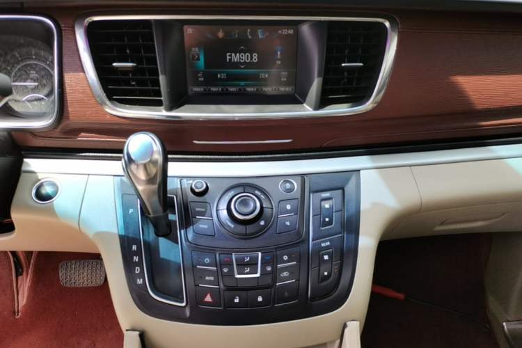 Used Buick GL8 2017 25S Luxury Version China V Standard Audio And AC Panel