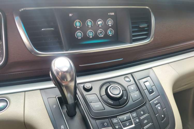 Used Buick GL8 2017 25S Comfort Version China V Standard Audio And AC Panel