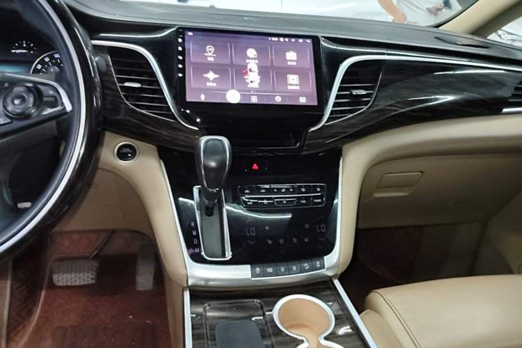 Used Buick GL8 2017 ES 28T Flagship Model China V Standard Audio And AC Panel