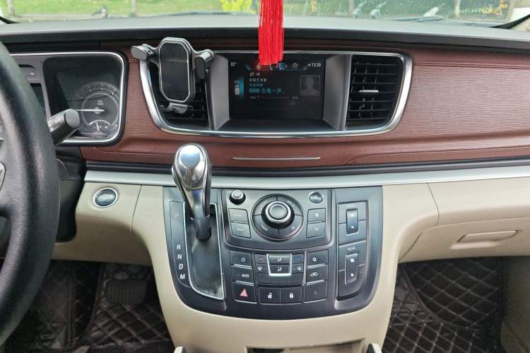 Used Buick GL8 2017 25S Comfort Version China V Standard Audio And AC Panel