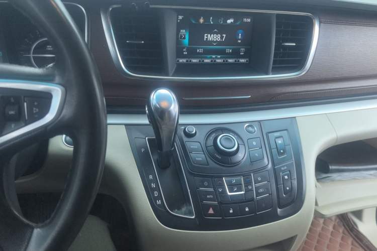 Used Buick GL8 2017 25S Luxury Version China V Standard Audio And AC Panel