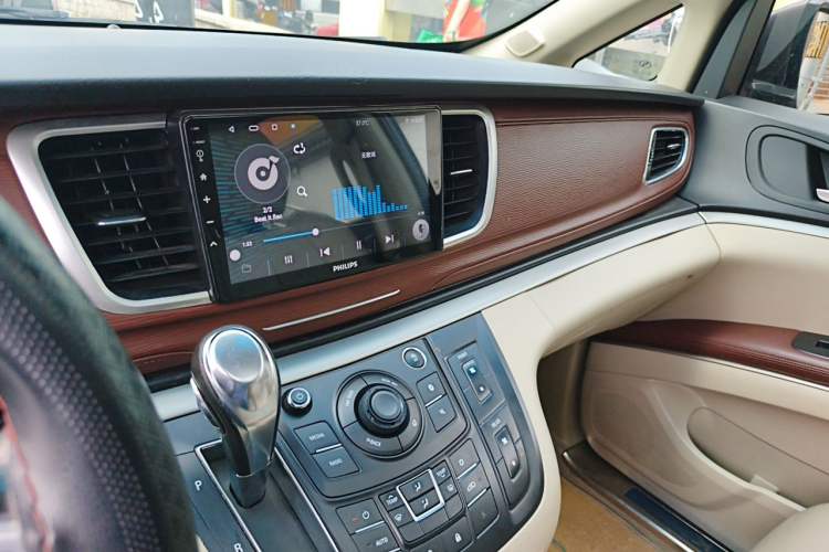 Used Buick GL8 2017 25S Luxury Version China V Standard Audio And AC Panel