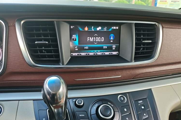 Used Buick GL8 2017 25S Comfort Version China V Standard Audio And AC Panel