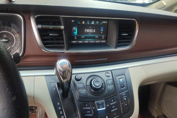 Used Buick GL8 2017 25S Luxury Version China V Standard Audio And AC Panel