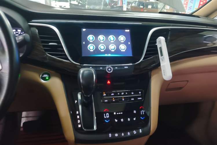Used Buick GL8 2017 ES 28T Flagship Model China V Standard Audio And AC Panel
