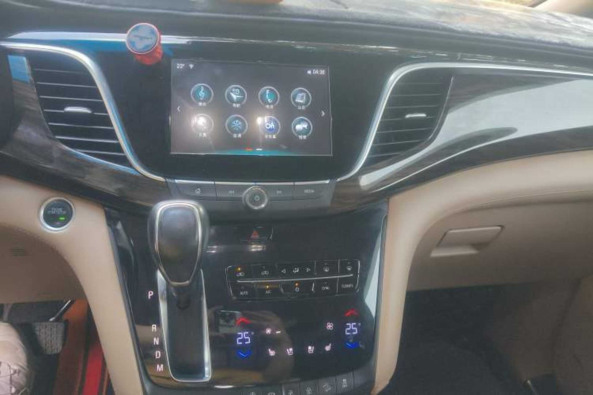 Used Buick GL8 2017 ES 28T Flagship Model China V Standard Audio And AC Panel
