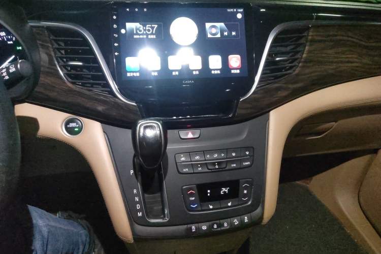 Used Buick GL8 2017 ES 28T Premium Version China V Standard Audio And AC Panel