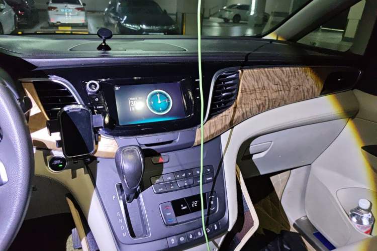 Used Buick GL8 2017 ES 28T Comfort Model China V Standard Audio And AC Panel