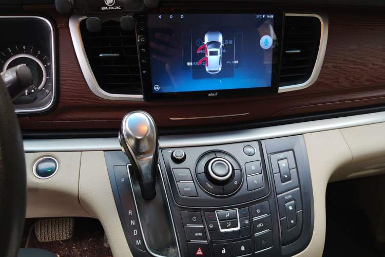 Used Buick GL8 2017 25S Comfort Version China V Standard Audio And AC Panel