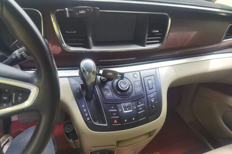 Used Buick GL8 2017 25S Luxury Version China V Standard Audio And AC Panel