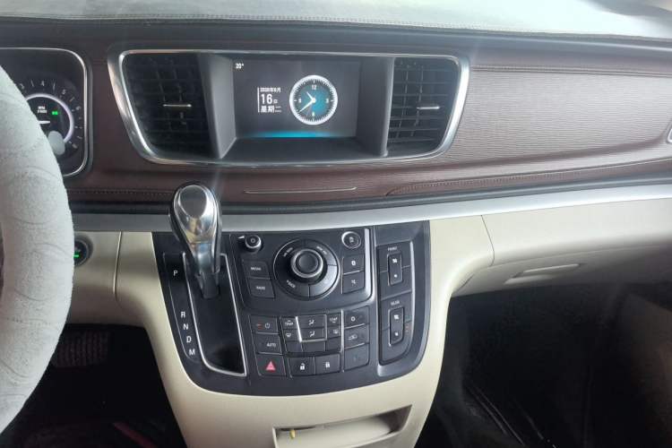 Used Buick GL8 2017 25S Comfort Version China V Standard Audio And AC Panel