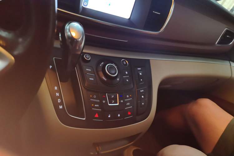 Used Buick GL8 2017 25S Luxury Version China V Standard Audio And AC Panel