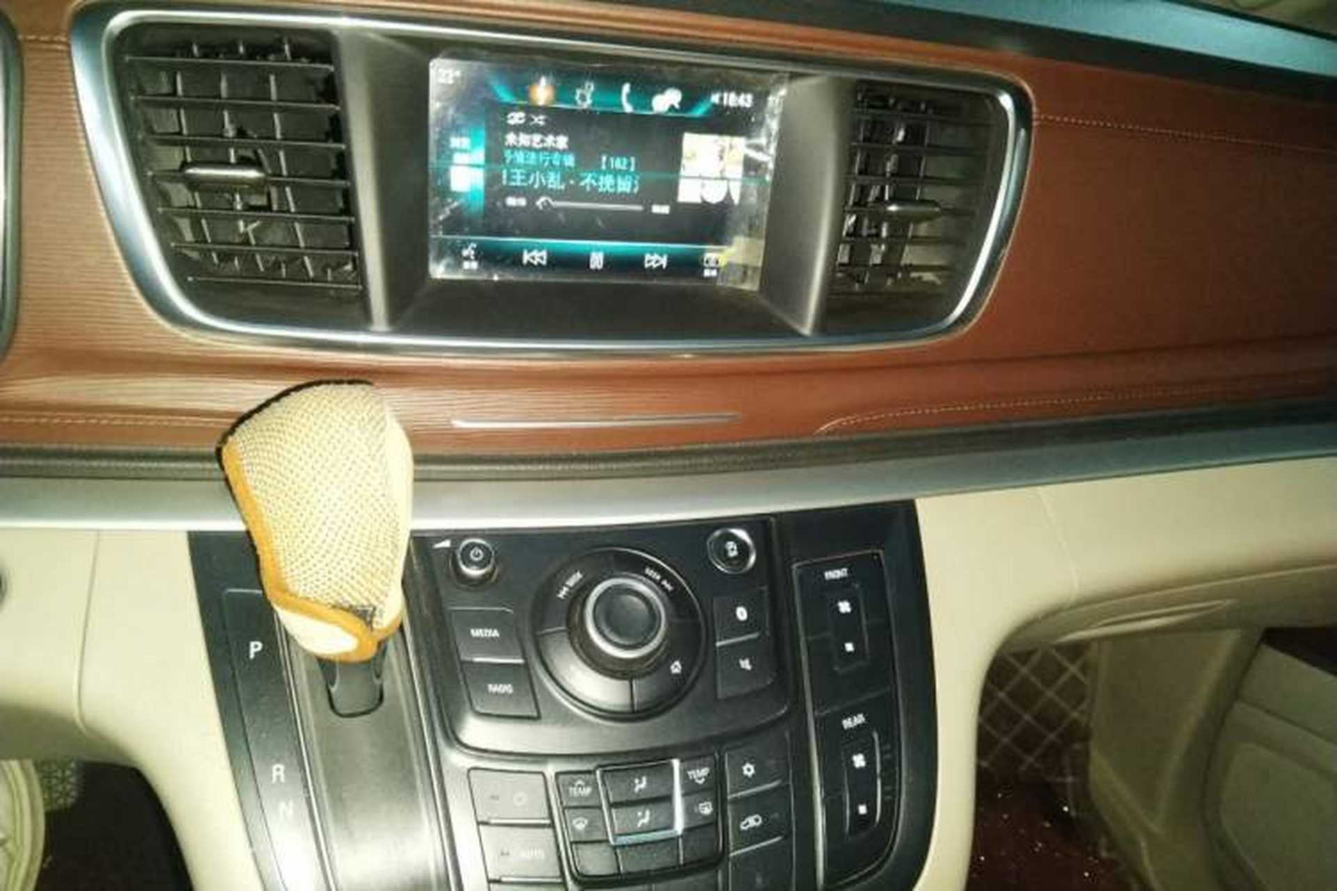 Used Buick GL8 2017 25S Luxury Version China V Standard Audio And AC Panel