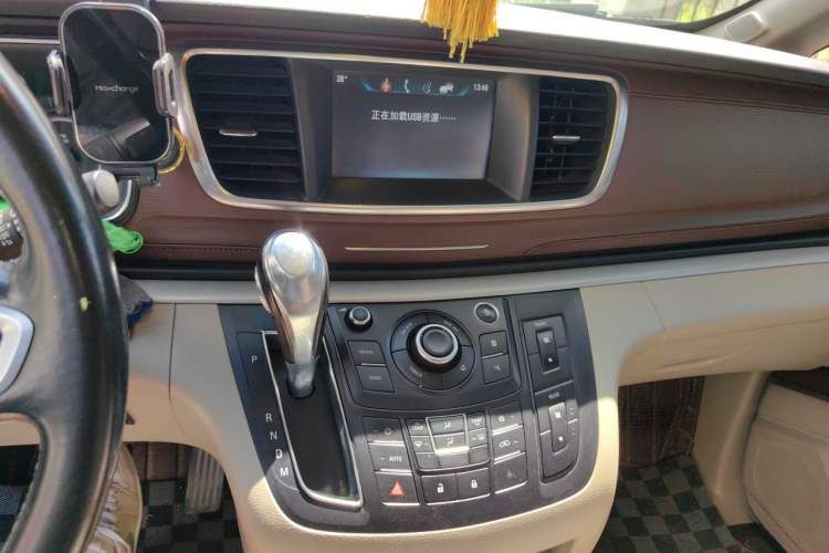 Used Buick GL8 2017 25S Luxury Version China V Standard Audio And AC Panel