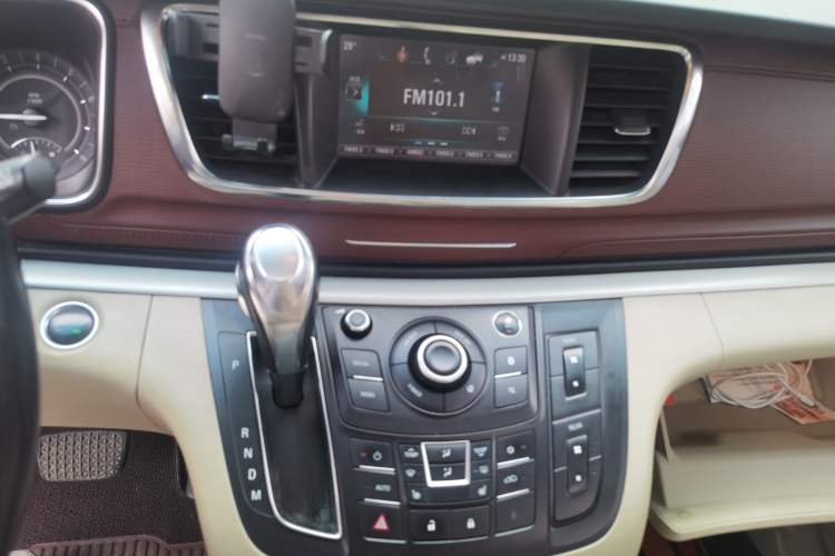 Used Buick GL8 2017 25S Prestige Version China V Standard Audio And AC Panel