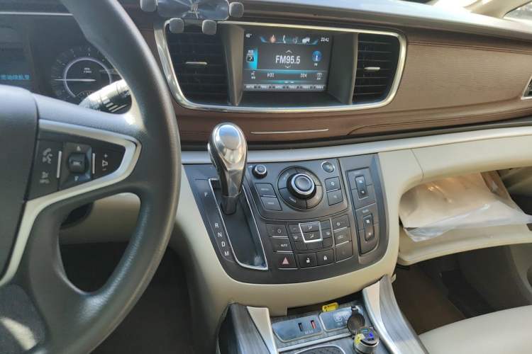 Used Buick GL8 2017 25S Comfort Version China V Standard Audio And AC Panel