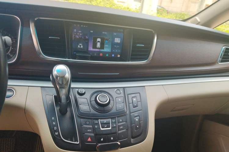 Used Buick GL8 2017 25S Comfort Version China V Standard Audio And AC Panel