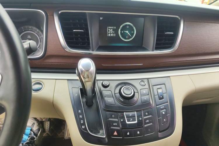 Used Buick GL8 2017 25S Luxury Version China V Standard Audio And AC Panel