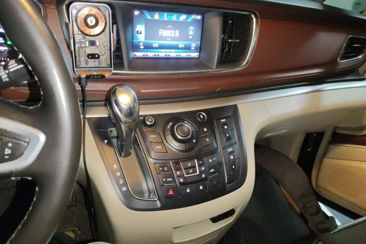 Used Buick GL8 2017 25S Prestige Version China V Standard Audio And AC Panel