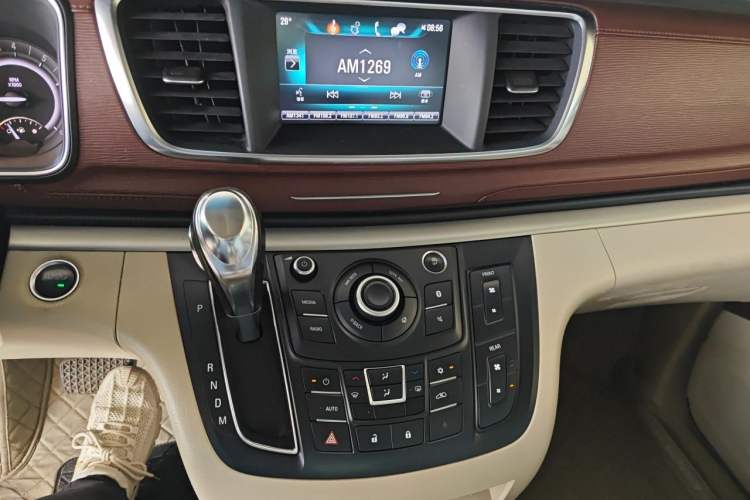 Used Buick GL8 2017 25S Comfort Version China V Standard Audio And AC Panel