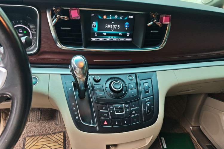 Used Buick GL8 2017 25S Comfort Version China V Standard Audio And AC Panel