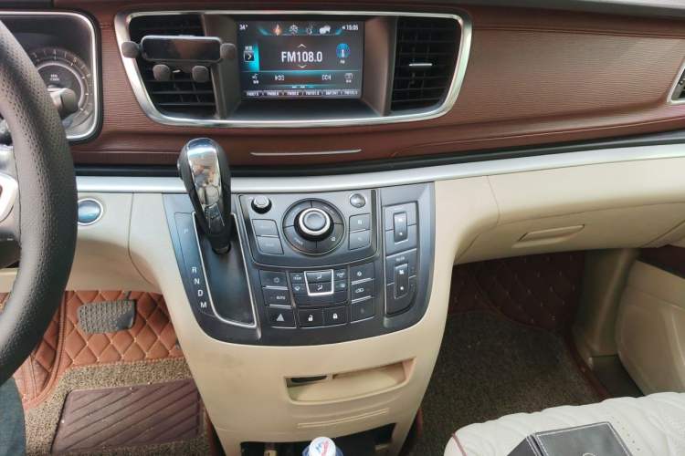 Used Buick GL8 2017 25S Luxury Version China V Standard Audio And AC Panel