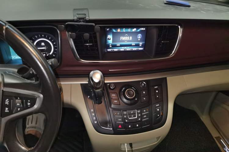 Used Buick GL8 2017 25S Prestige Version China V Standard Audio And AC Panel
