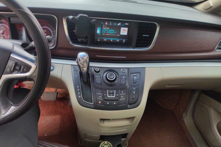 Used Buick GL8 2017 25S Luxury Version China V Standard Audio And AC Panel