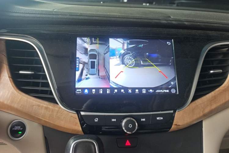 Used Buick GL8 2017 ES 28T Comfort Model China V Standard Audio And AC Panel