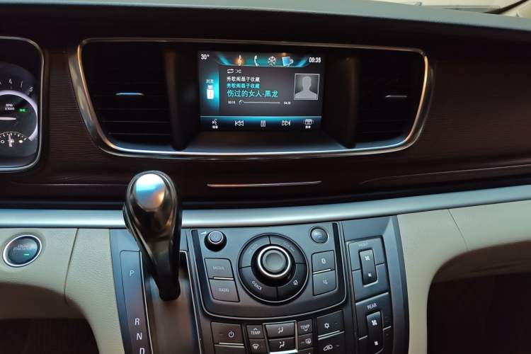 Used Buick GL8 2017 25S Prestige Version China V Standard Audio And AC Panel