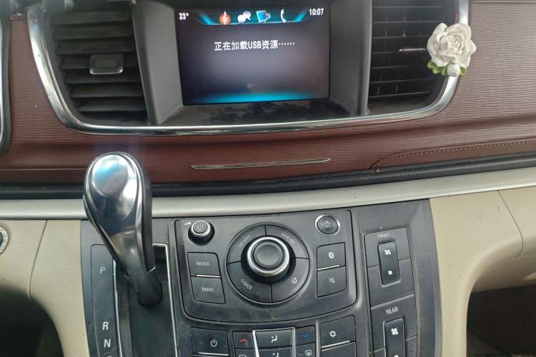 Used Buick GL8 2017 25S Luxury Version China V Standard Audio And AC Panel