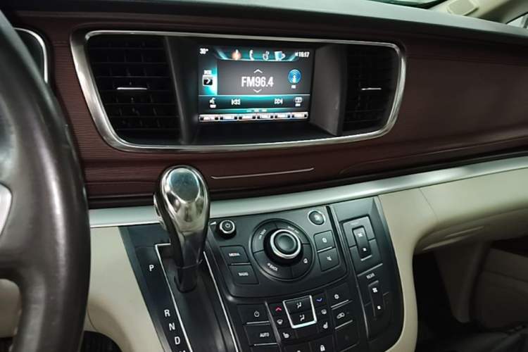 Used Buick GL8 2017 25S Prestige Version China V Standard Audio And AC Panel