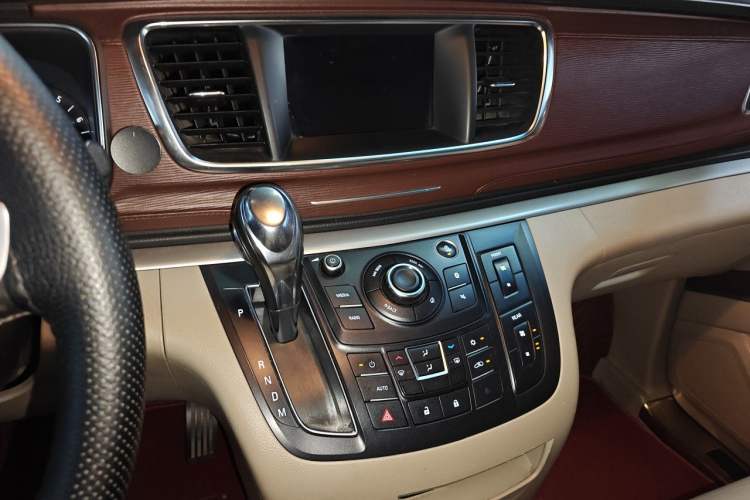 Used Buick GL8 2017 25S Luxury Version China V Standard Audio And AC Panel