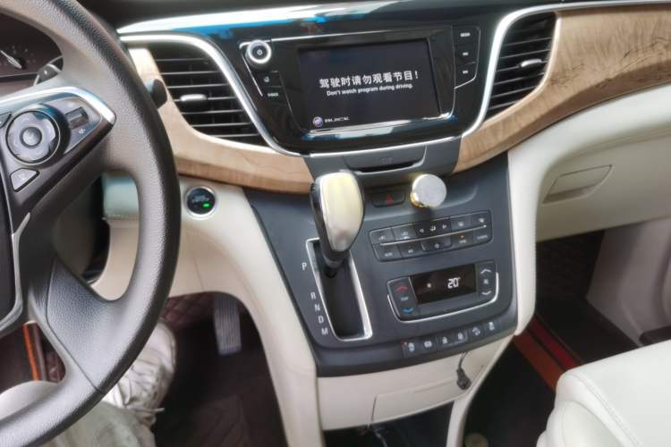 Used Buick GL8 2017 ES 28T Comfort Model China V Standard Audio And AC Panel